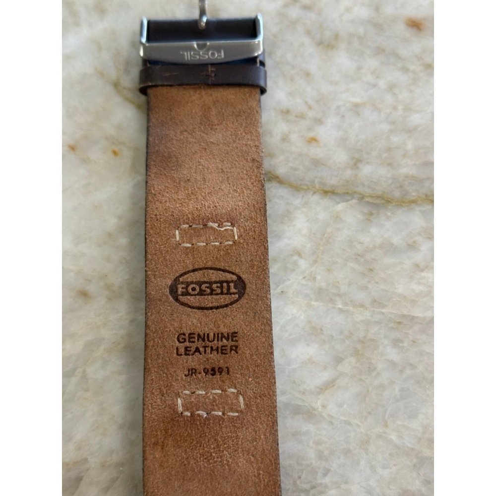 1990s vintage Fossil Brown Embroidered wide Leather band Watch running. - Picture 3 of 6